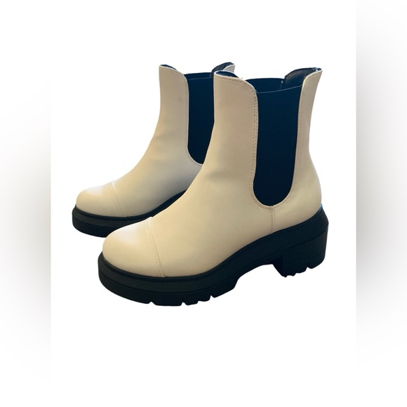 Wild Diva Lounge Lug Sole Boot Chelsea Platform Boot Nordstrom. Size 6. EUC - Picture 5 of 9